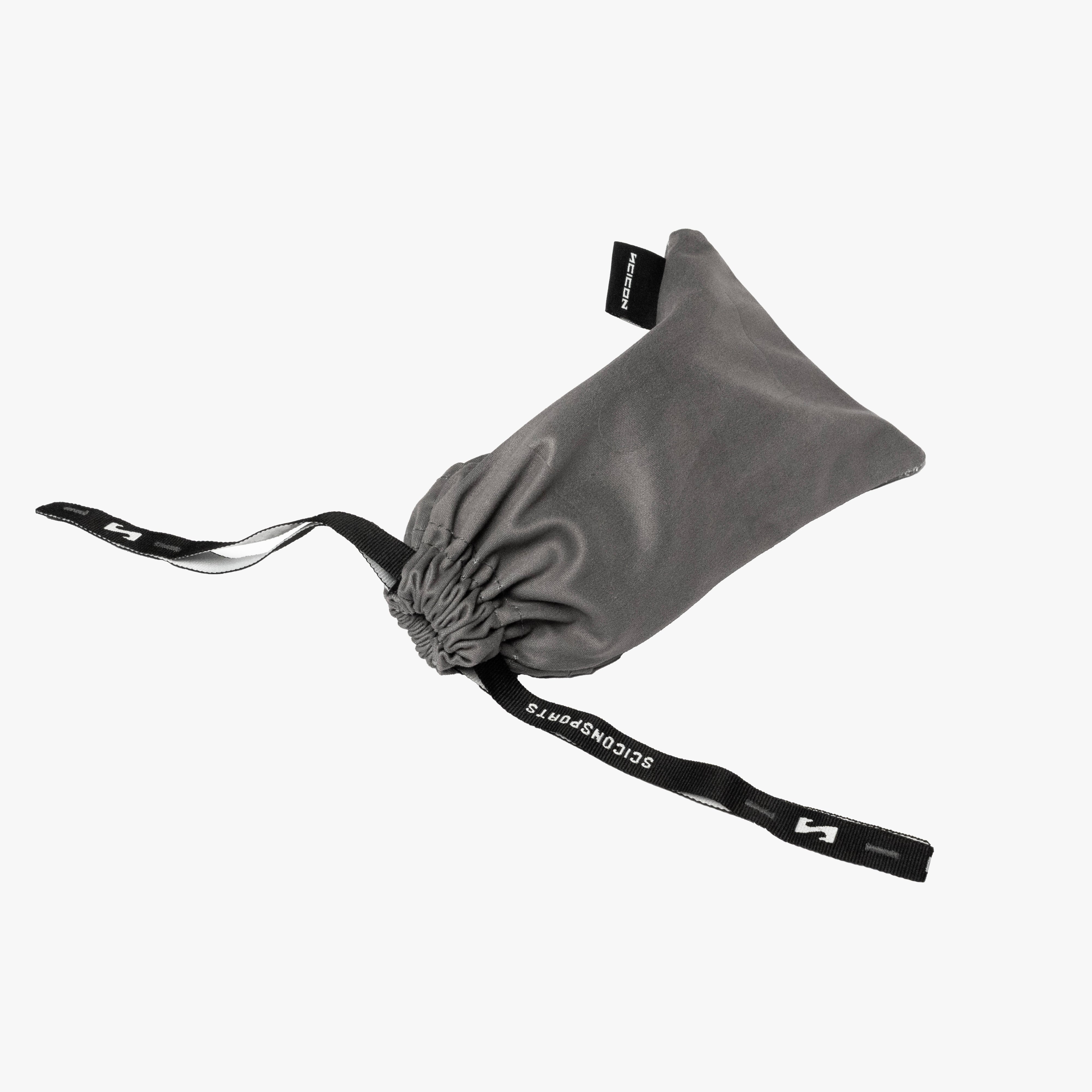 Eyewear Pouch 2025 closed