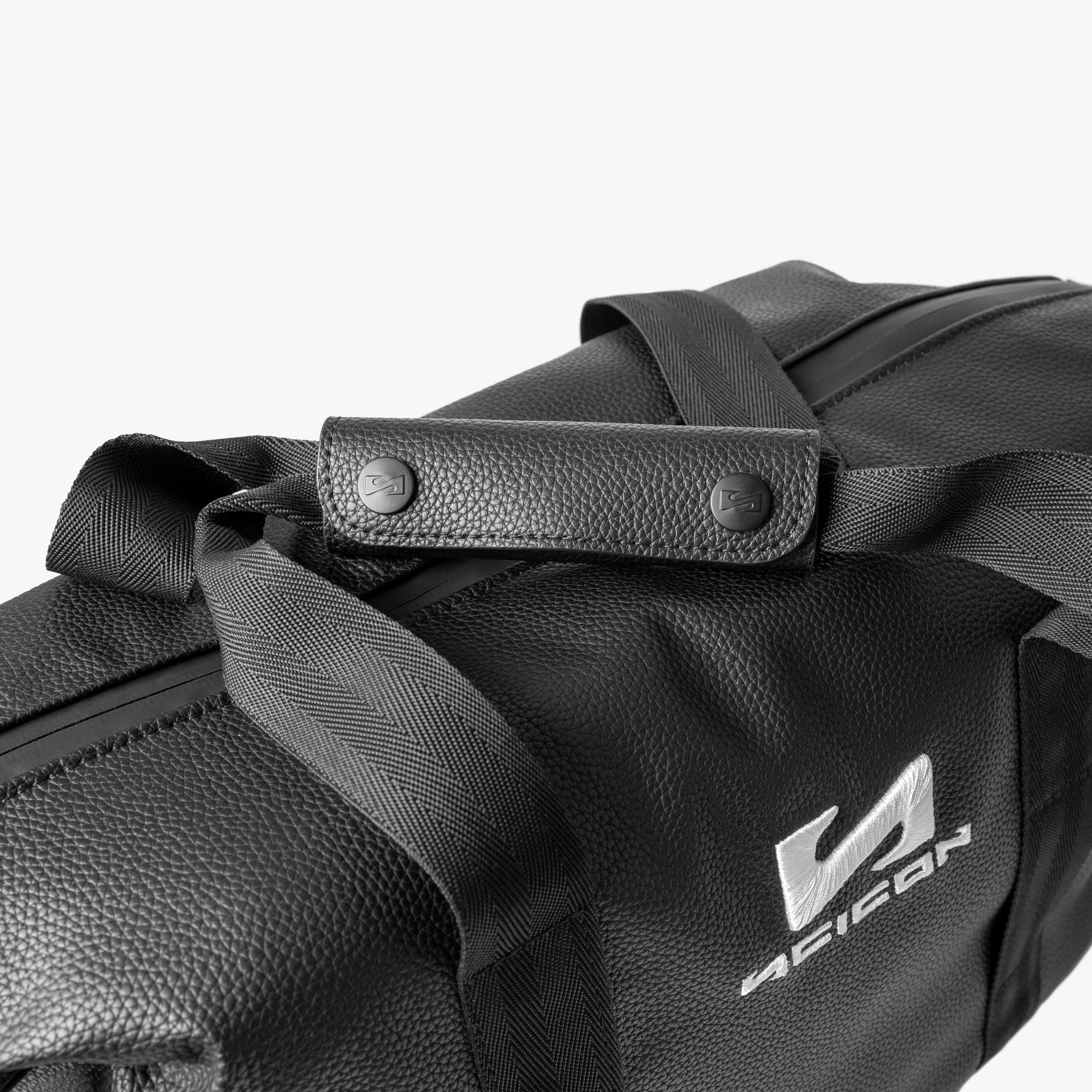 WEEKENDER BAG 18L - VEGAN LEATHER SYNERSKIN™