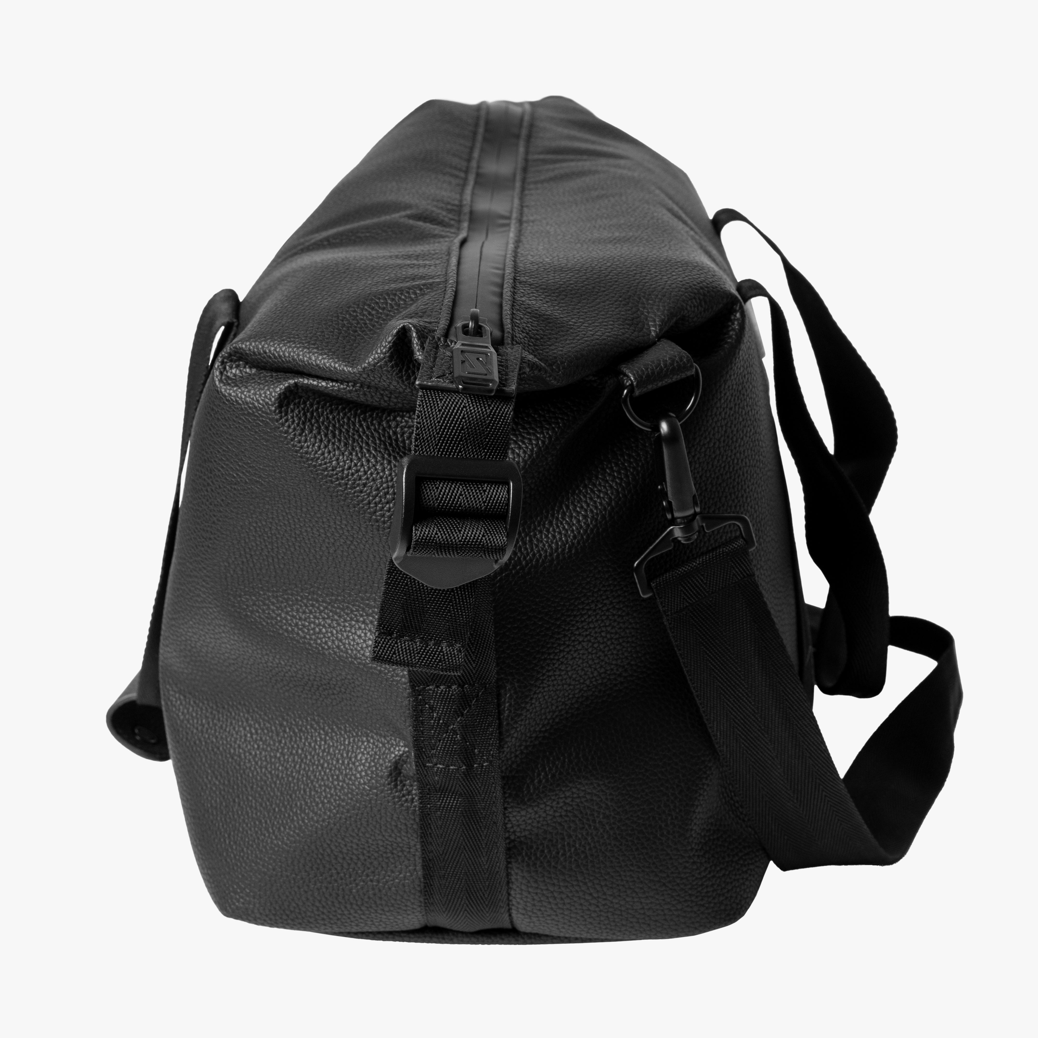 WEEKENDER BAG 18L - VEGAN LEATHER SYNERSKIN™