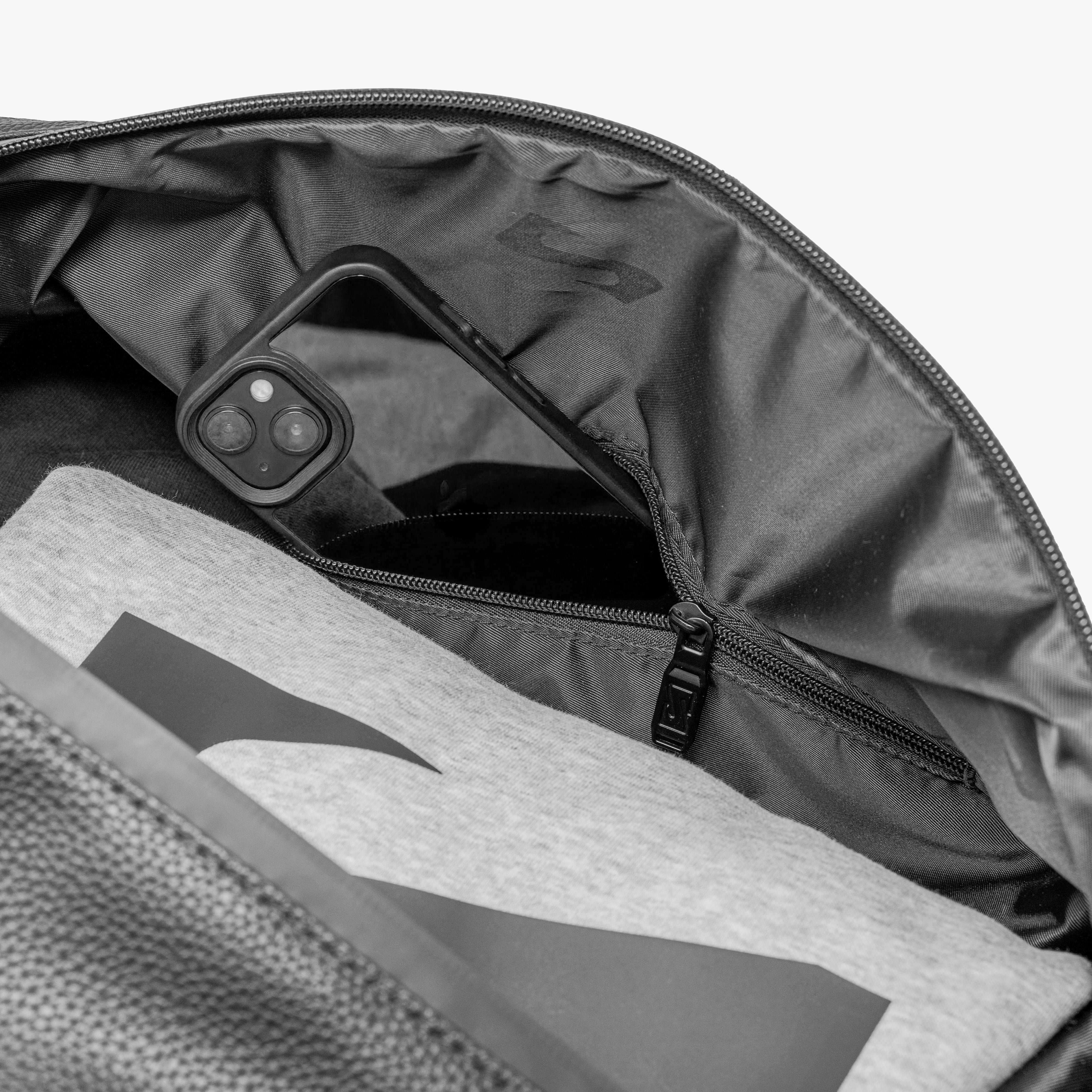 WEEKENDER BAG 47L - VEGAN LEATHER SYNERSKIN™
